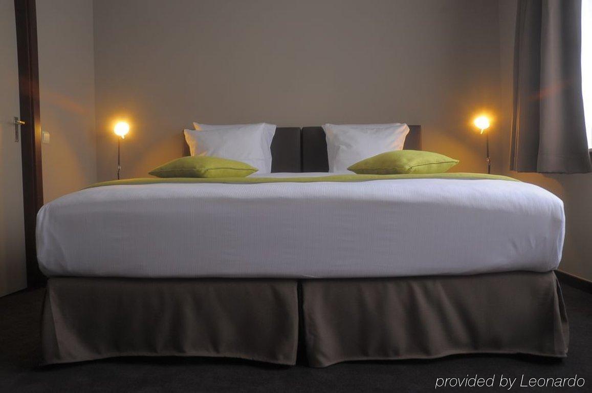9Hotel Chelton Brussels Room photo